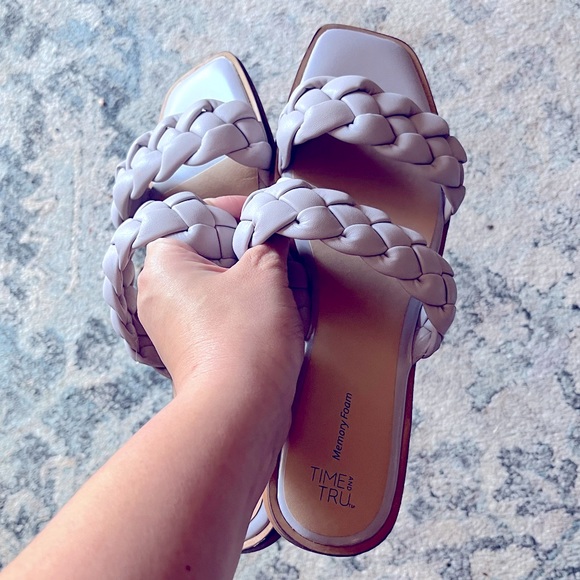 Time and Tru Lavender Sandals - Picture 4 of 5